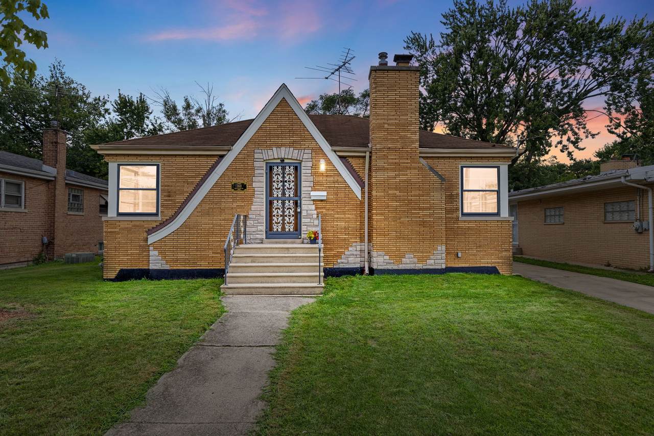 360 Streamside Drive - Photo 1