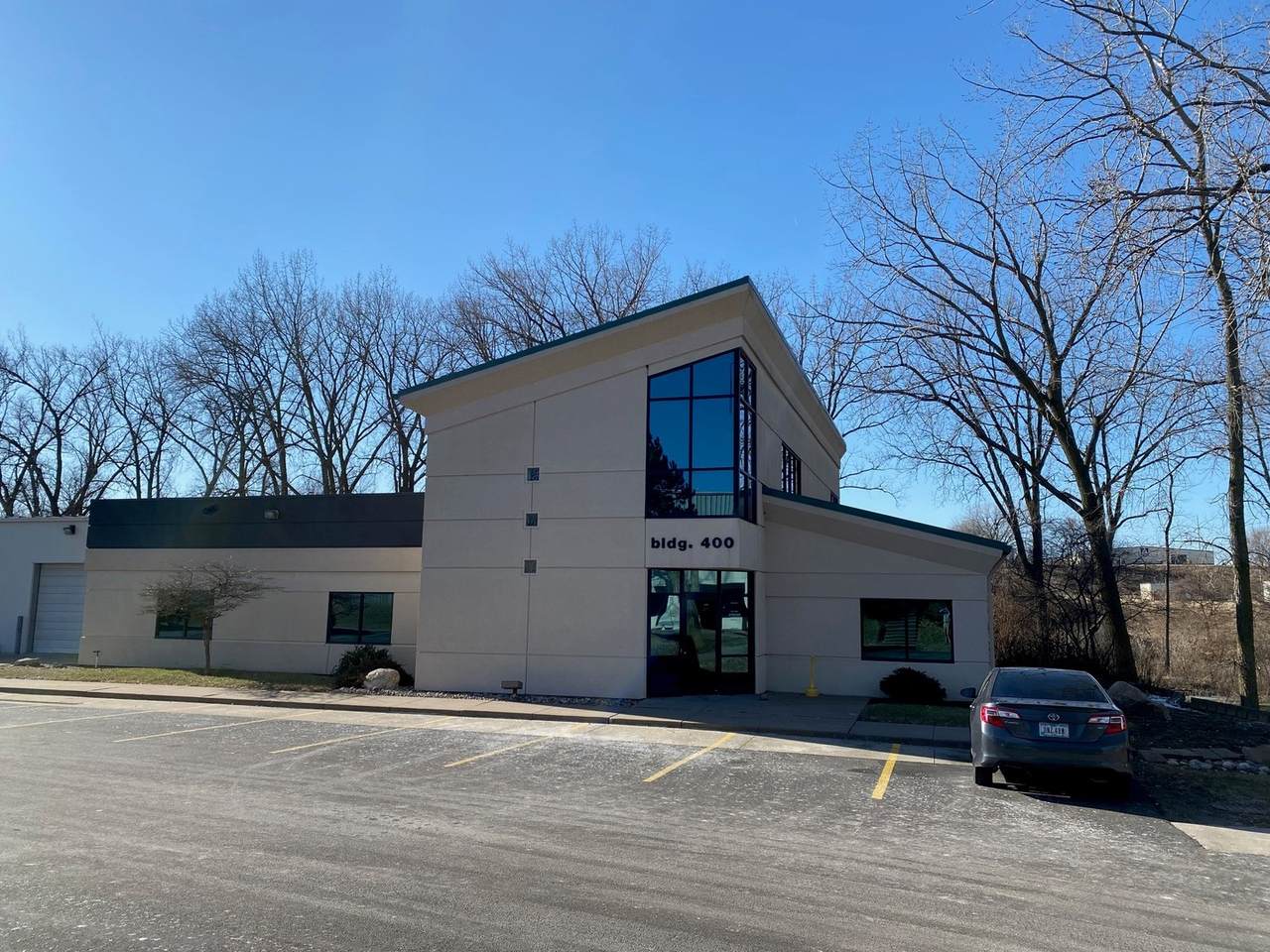 5000 Tremont Avenue - Photo 1