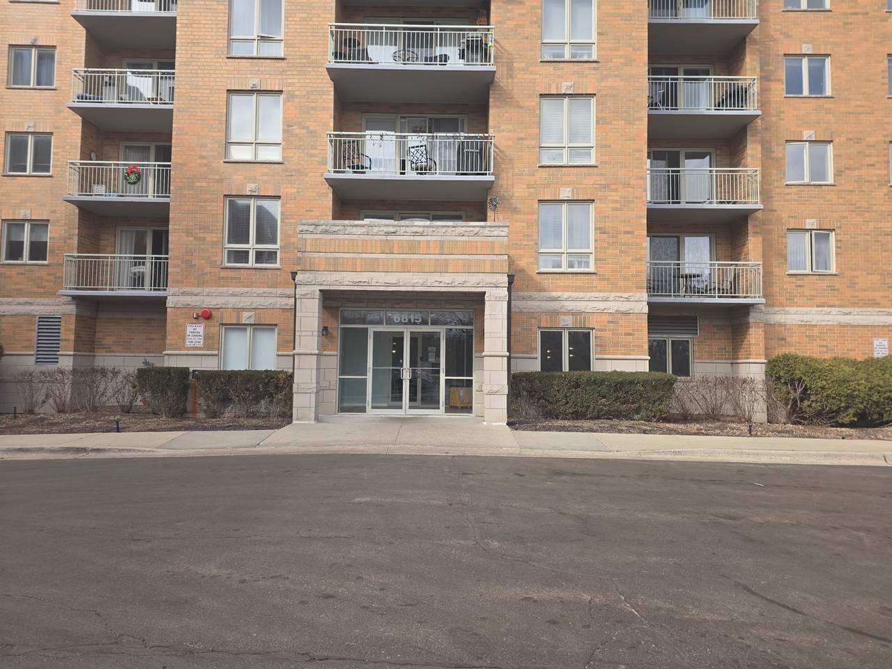 6815 Milwaukee Avenue - Photo 1