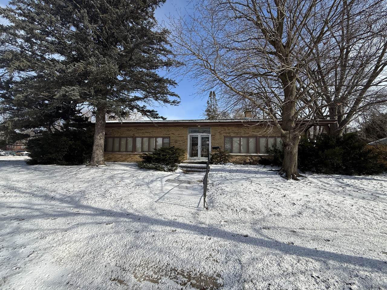 820 Russell Road - Photo 1