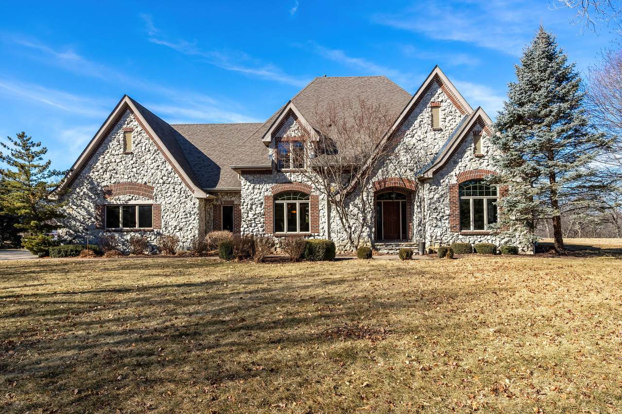 19159 248th Avenue - Photo 1