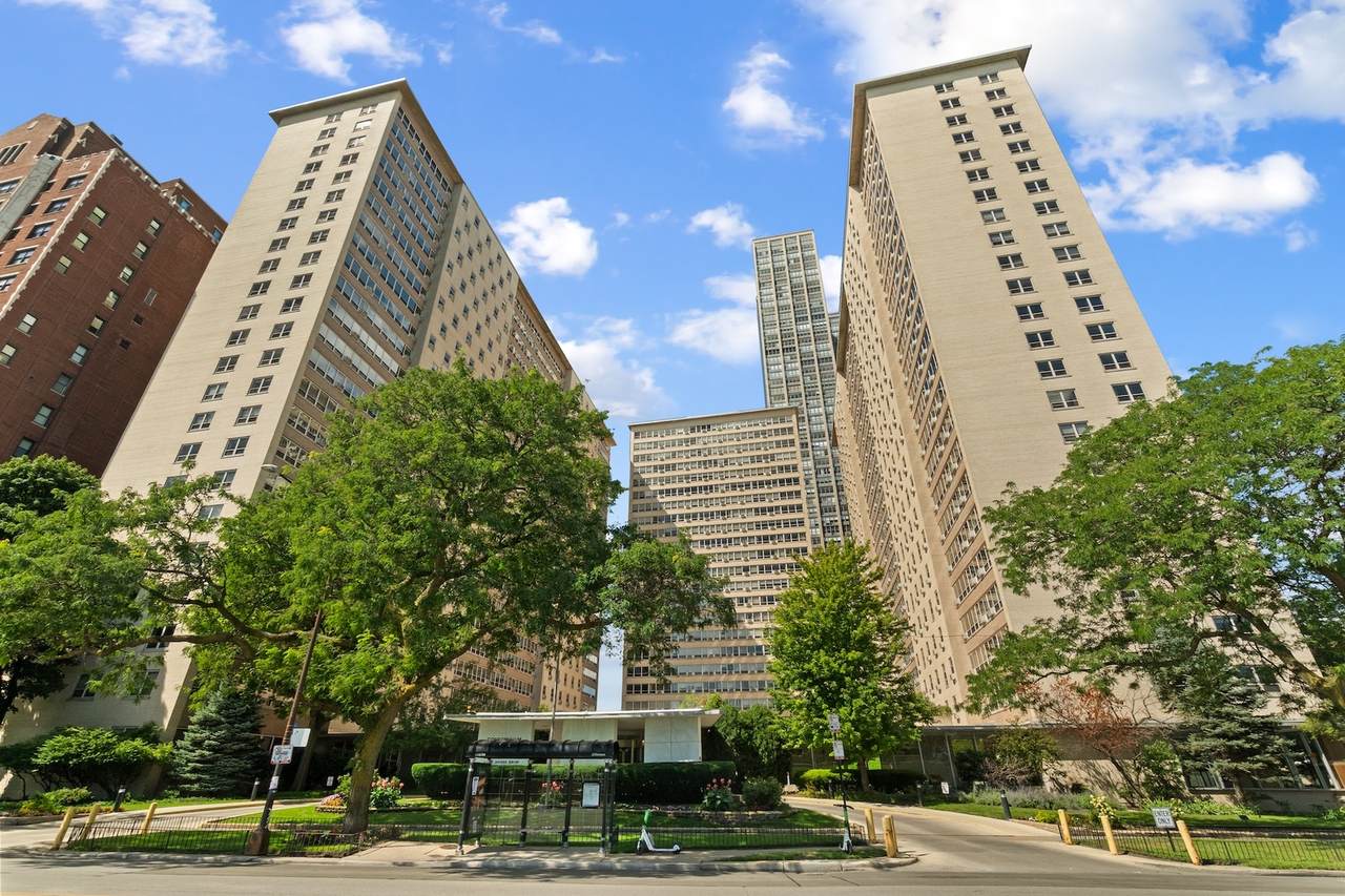 3950 Lake Shore Drive - Photo 1
