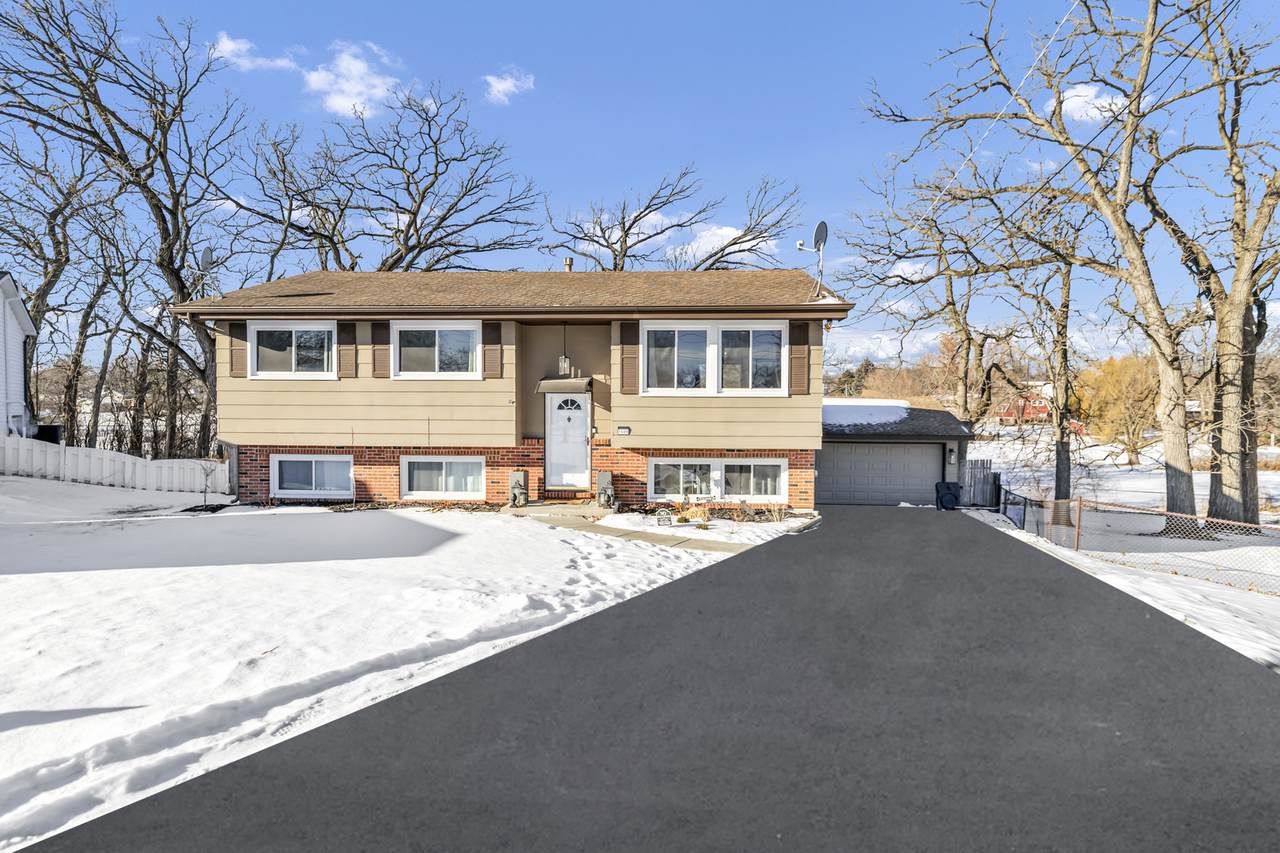 1809 Maplewood Court - Photo 1