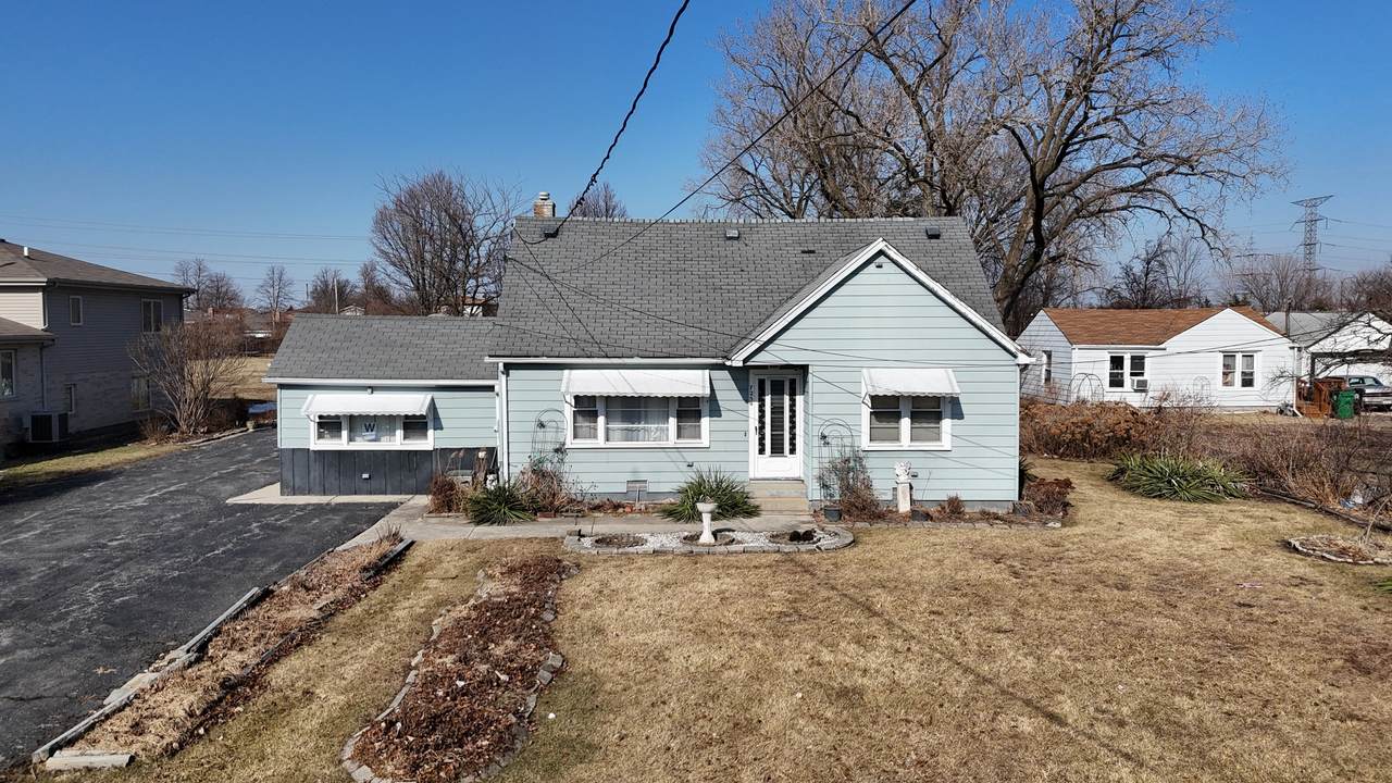 7234 85th Street - Photo 1