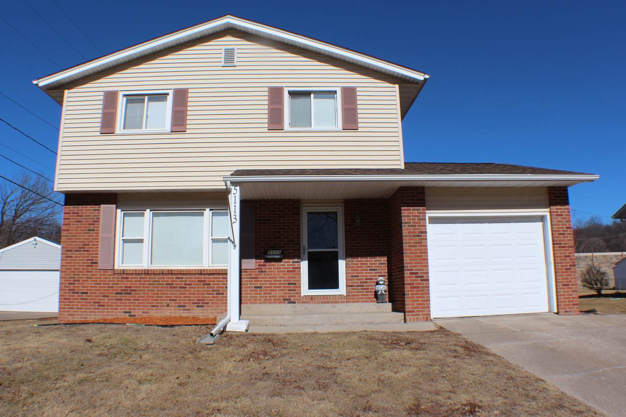 5113 44th Avenue - Photo 1