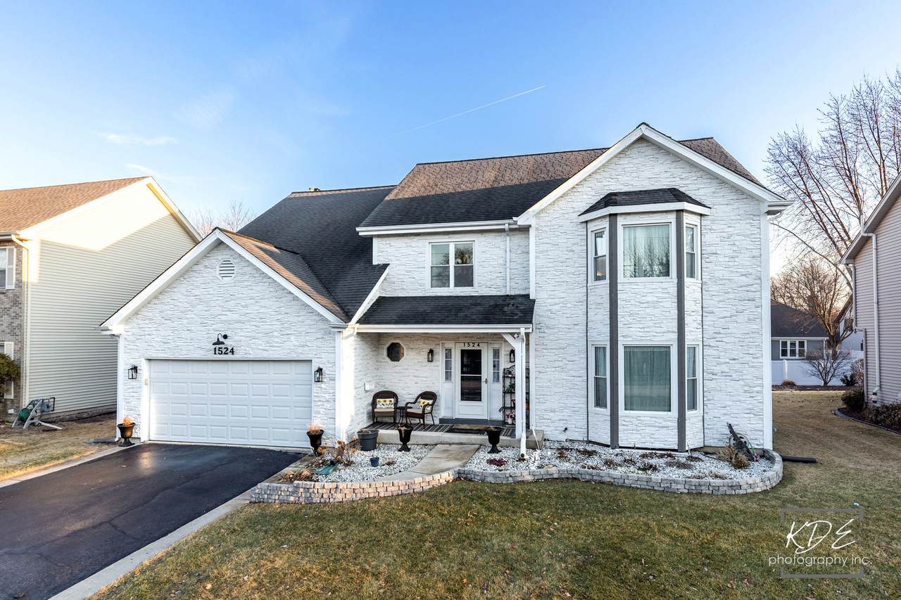 1524 Oswego Road - Photo 1