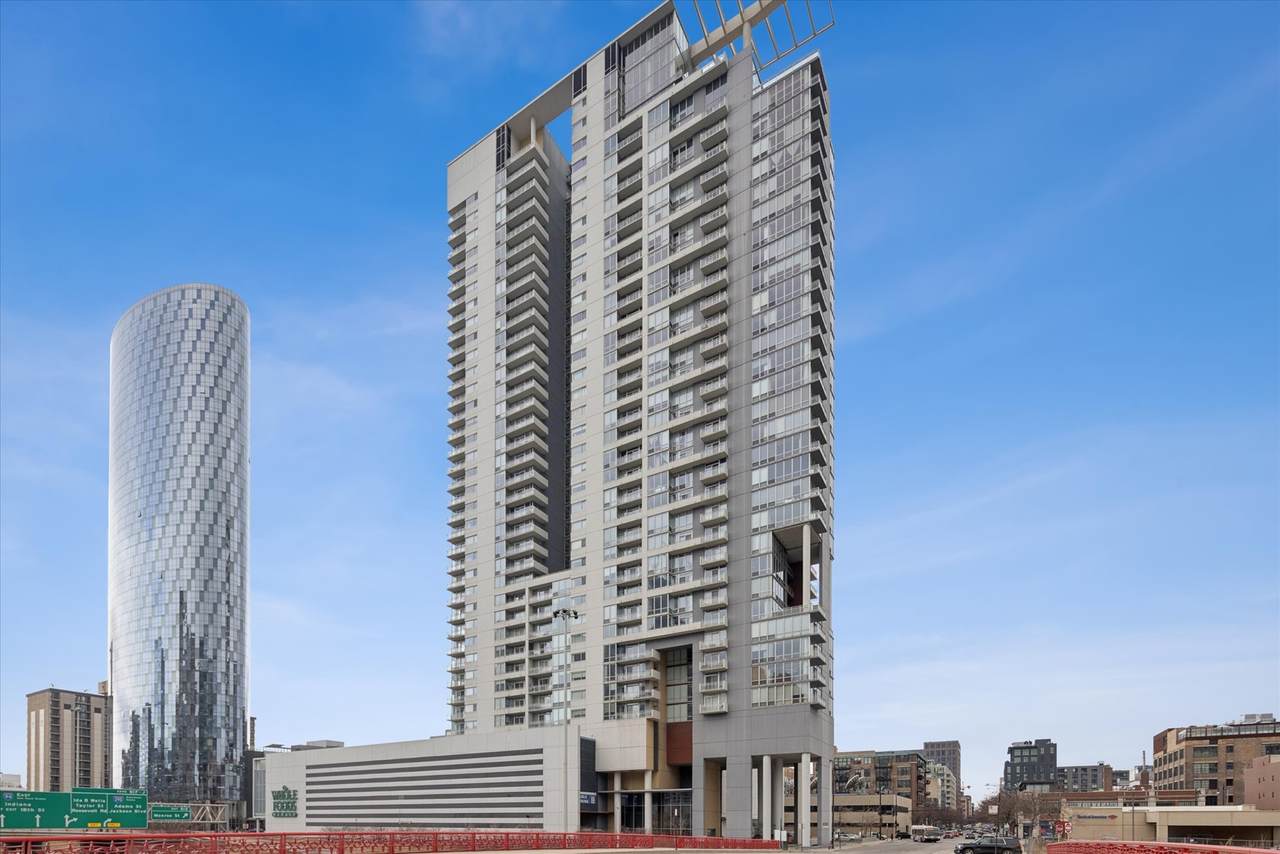 737 Washington Boulevard - Photo 1