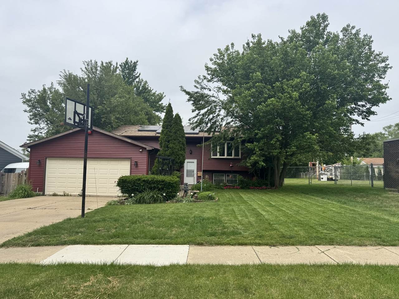 114 Hawthorne Boulevard - Photo 1