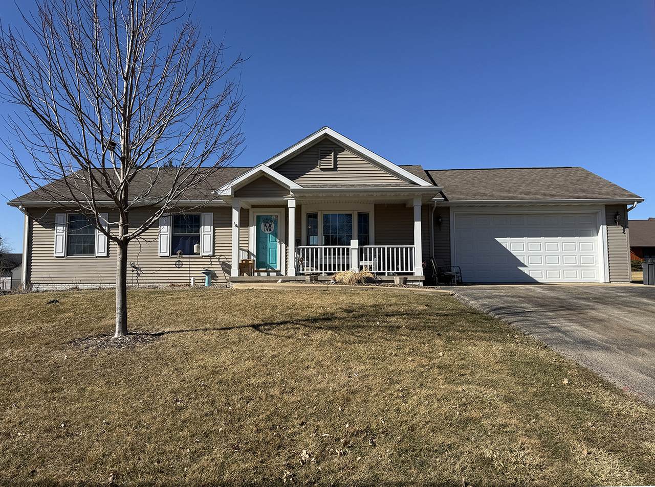 108 Lanark Avenue - Photo 1