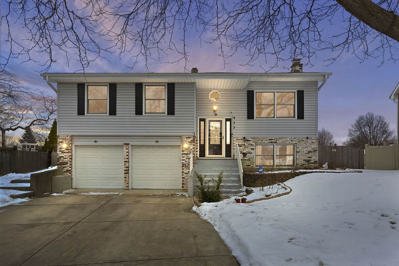 933 Columbia Court - Photo 1