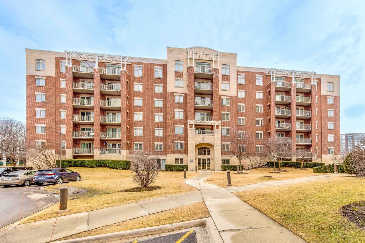 8711 Bryn Mawr Avenue - Photo 1