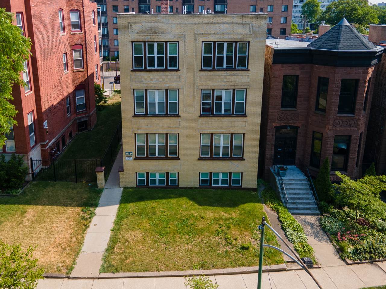 619 Groveland Park - Photo 1