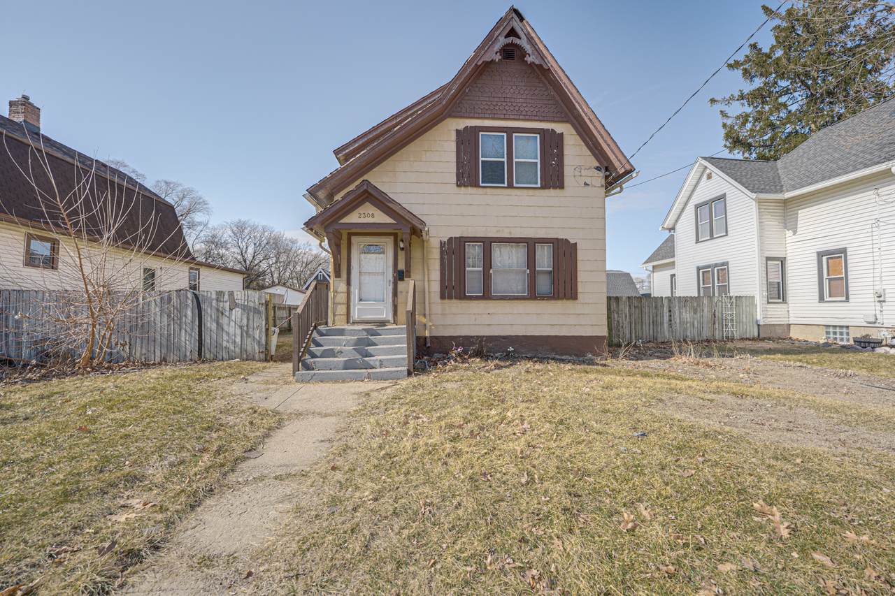 2308 Fremont Street - Photo 1