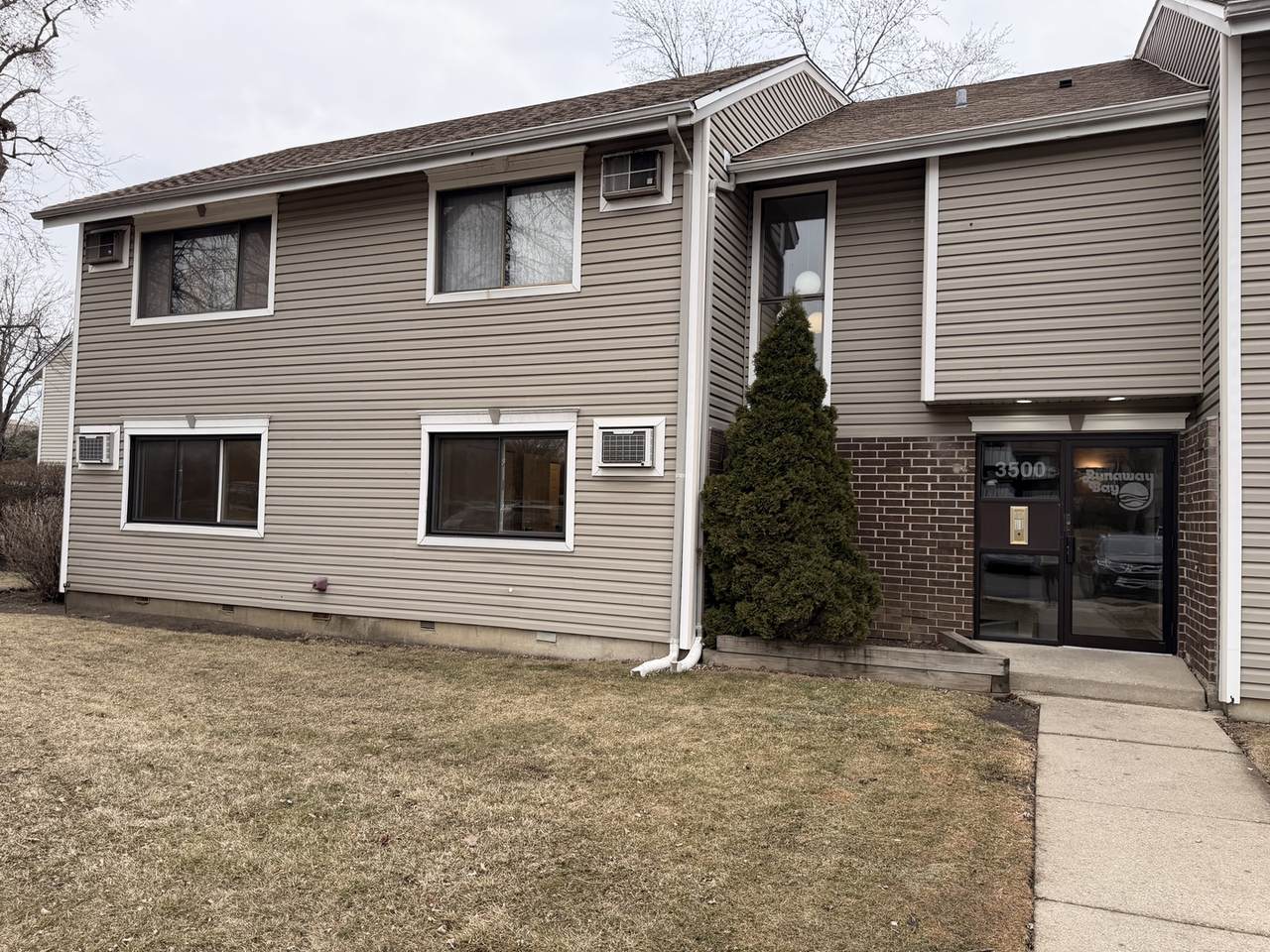 3500 Bayside Drive - Photo 1