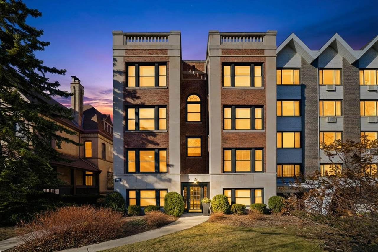 558 Deming Place - Photo 1