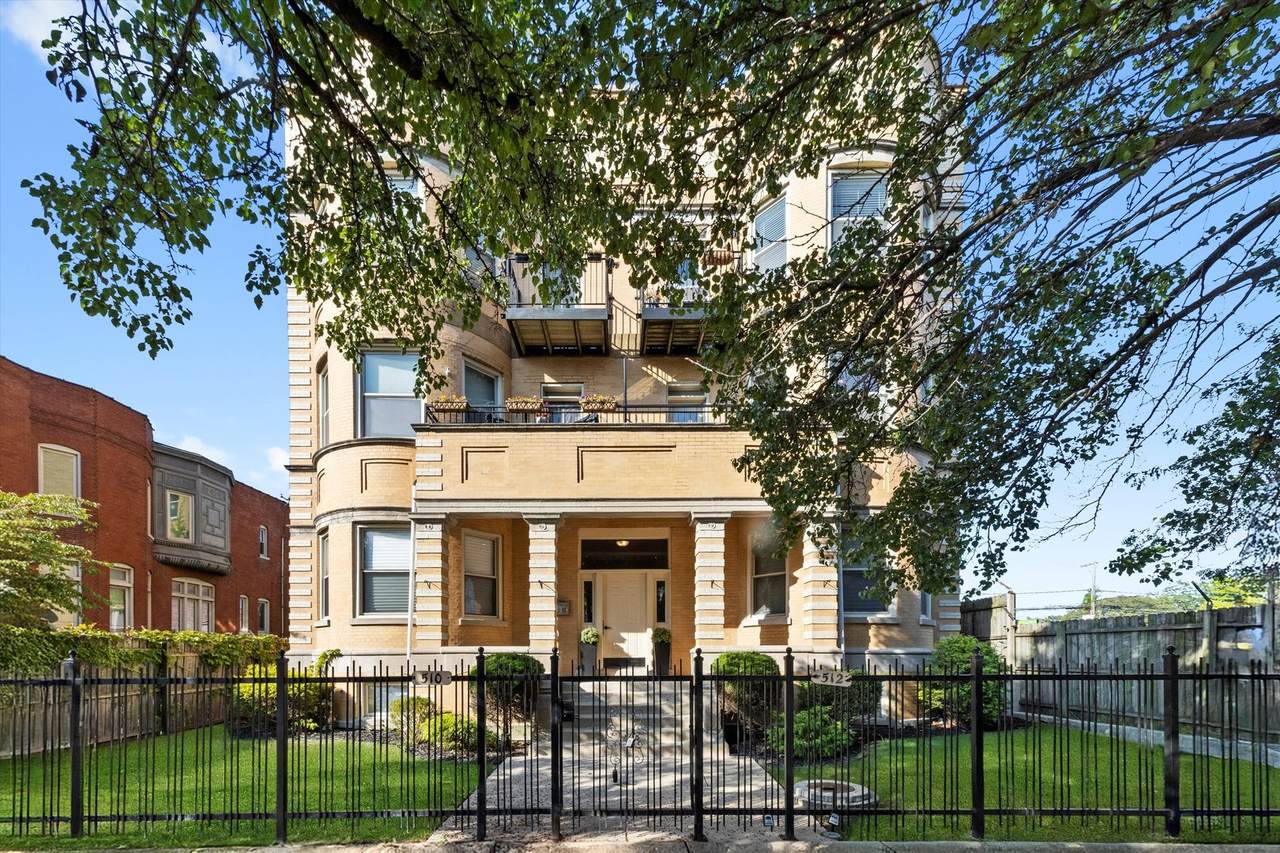 512 Oakwood Boulevard - Photo 1