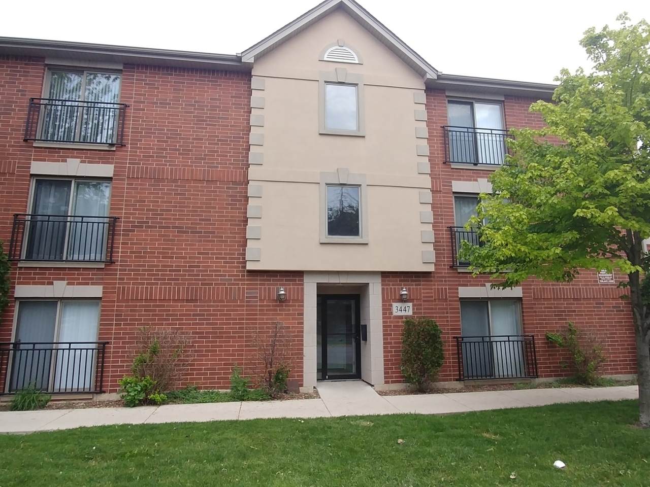 3447 Ridgeland Avenue - Photo 1