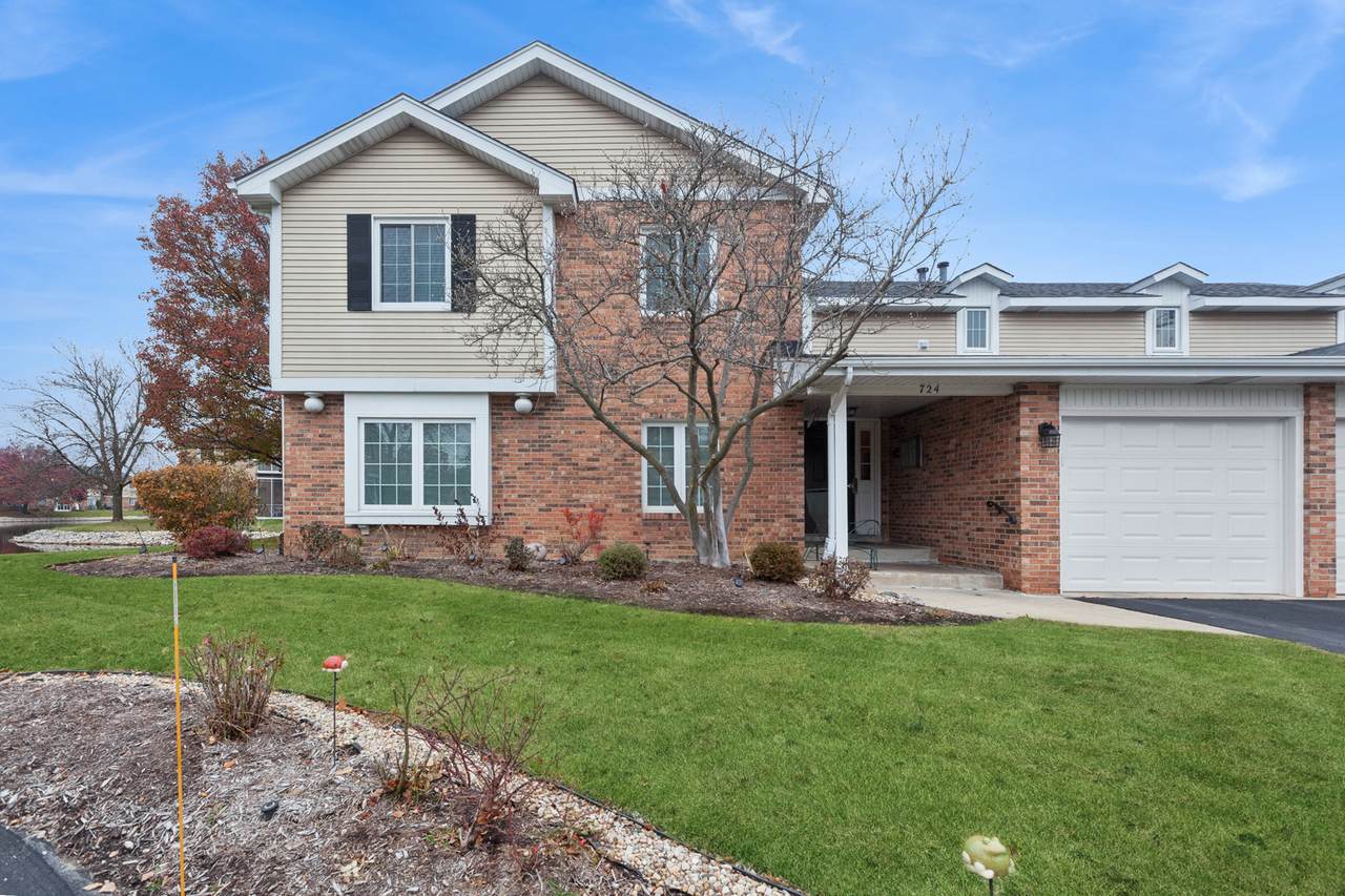 724 Maplewood Court - Photo 1