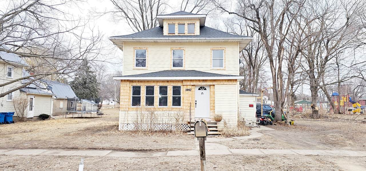 1002 Locust Street - Photo 1