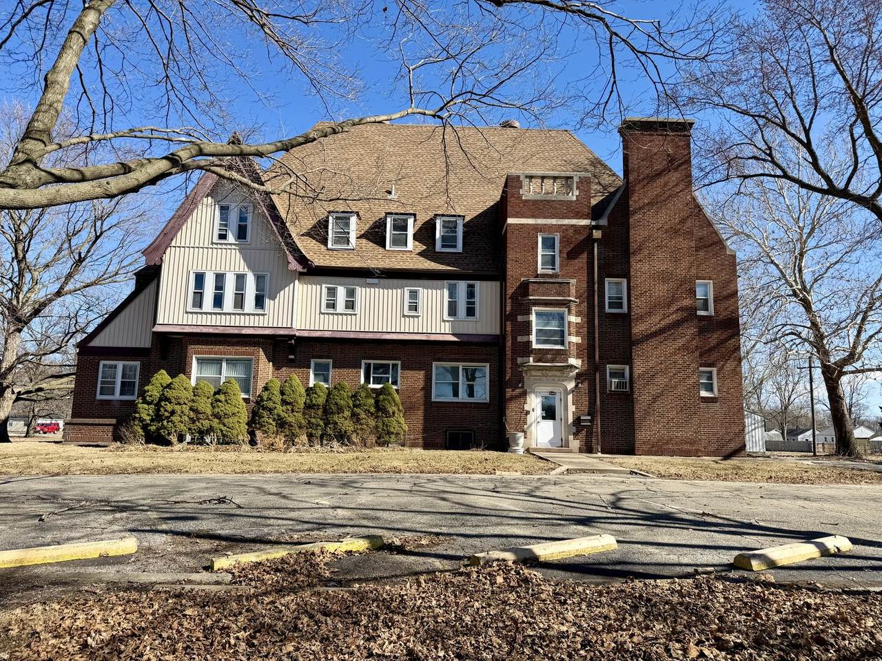 106 Chanute Street - Photo 1