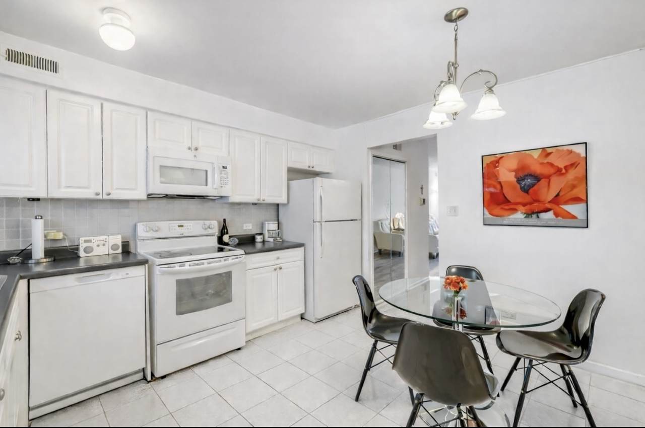 9387 Bay Colony Drive - Photo 1