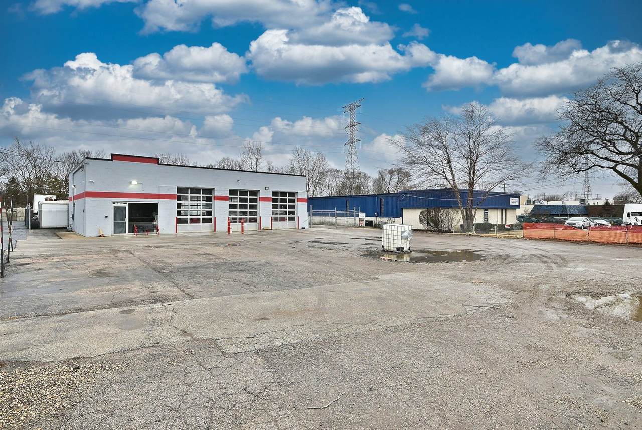 26w287 Saint Charles Road - Photo 1