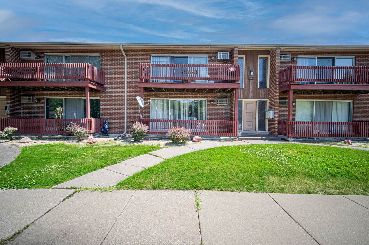 553 Carroll Parkway - Photo 1