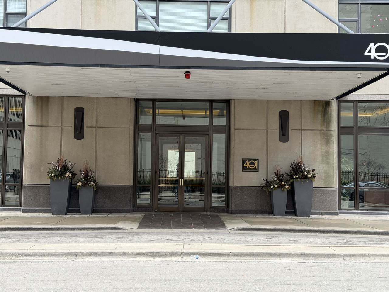 401 Ontario Street - Photo 1