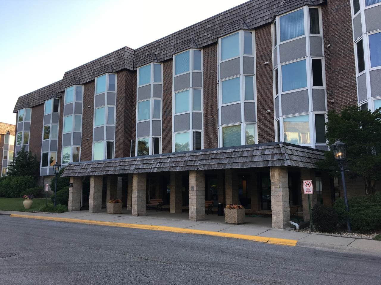 300 Thames Parkway - Photo 1