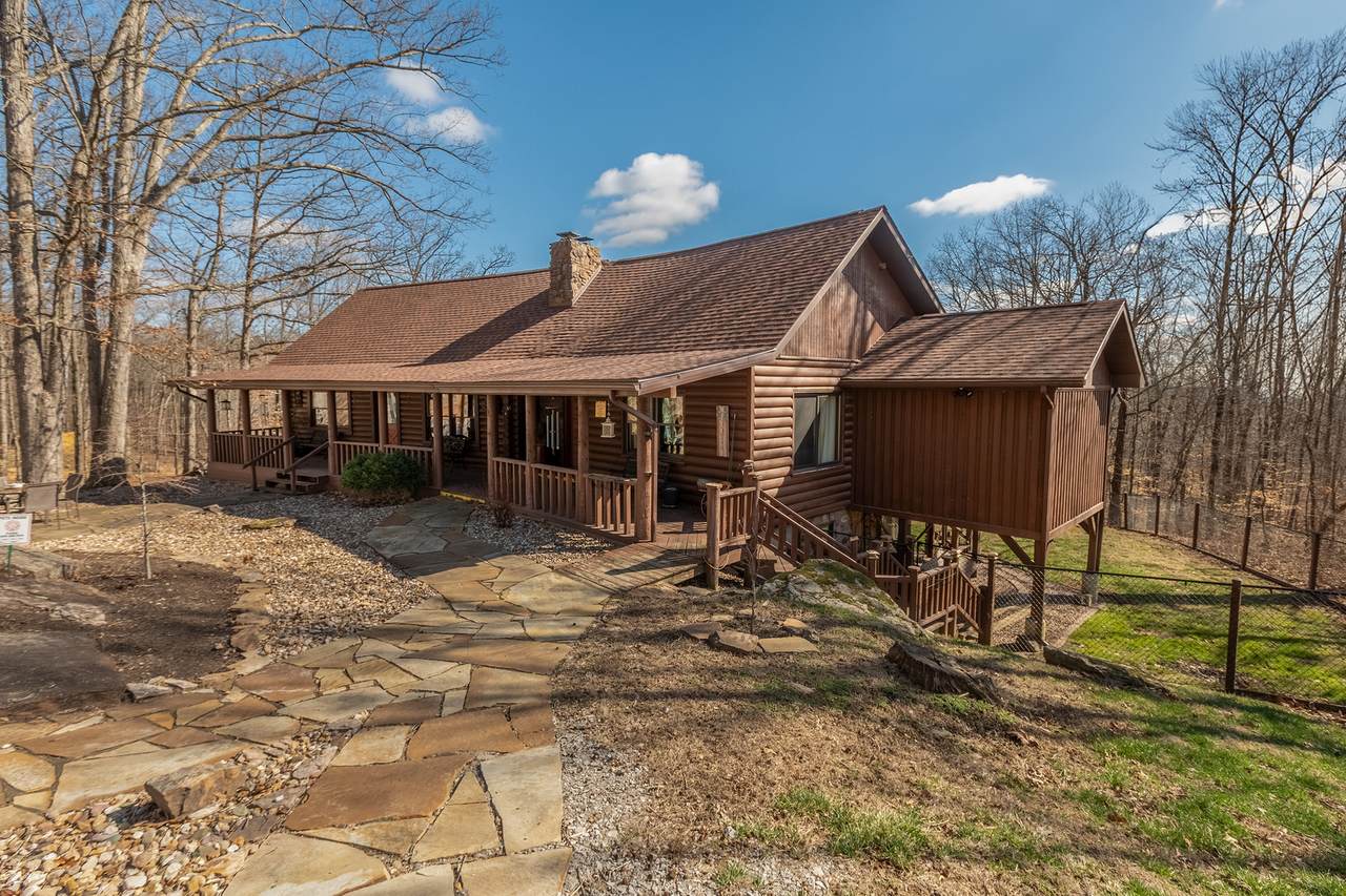 1425 Skyline Drive - Photo 1