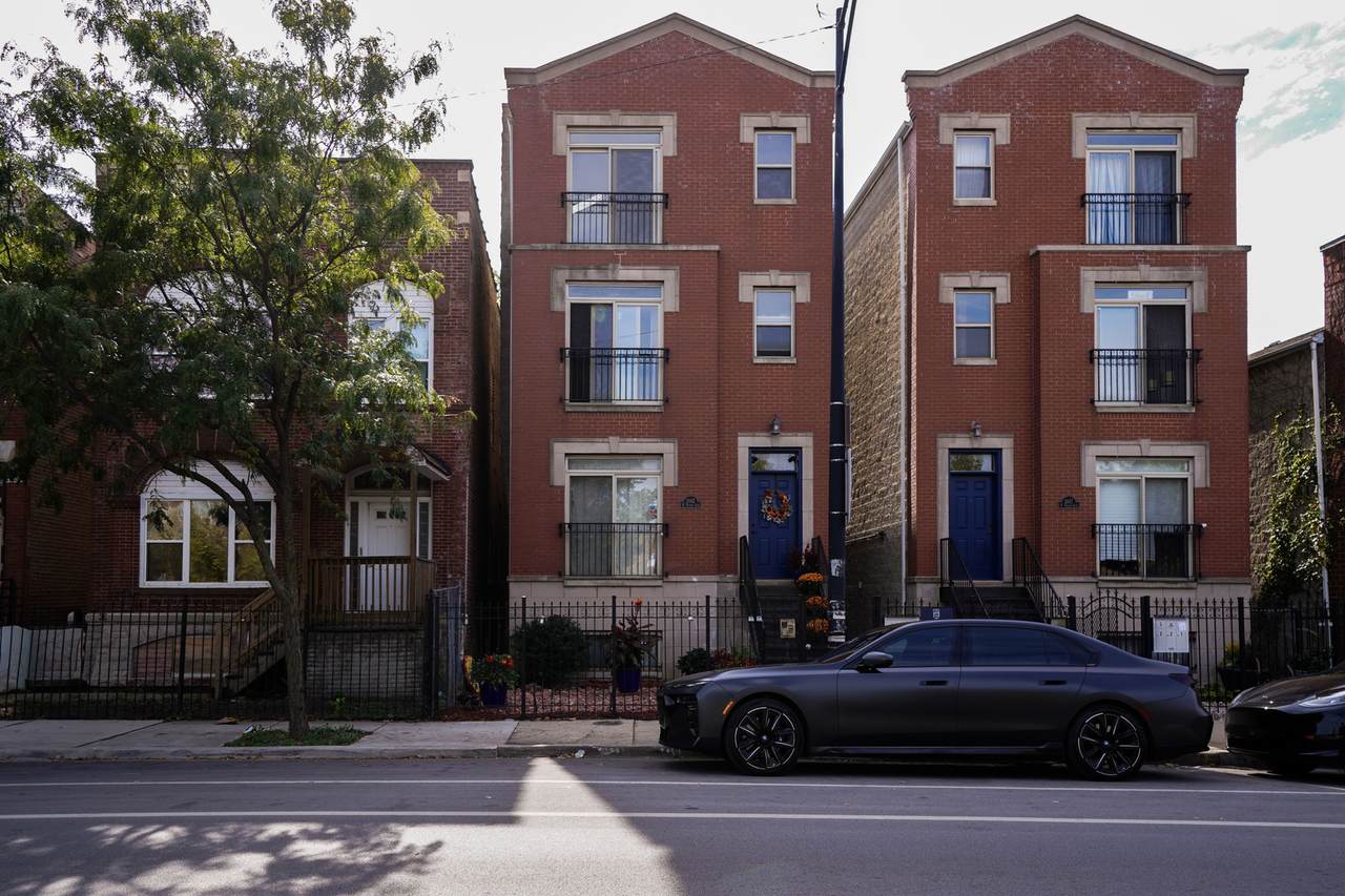 2665 Warren Boulevard - Photo 1