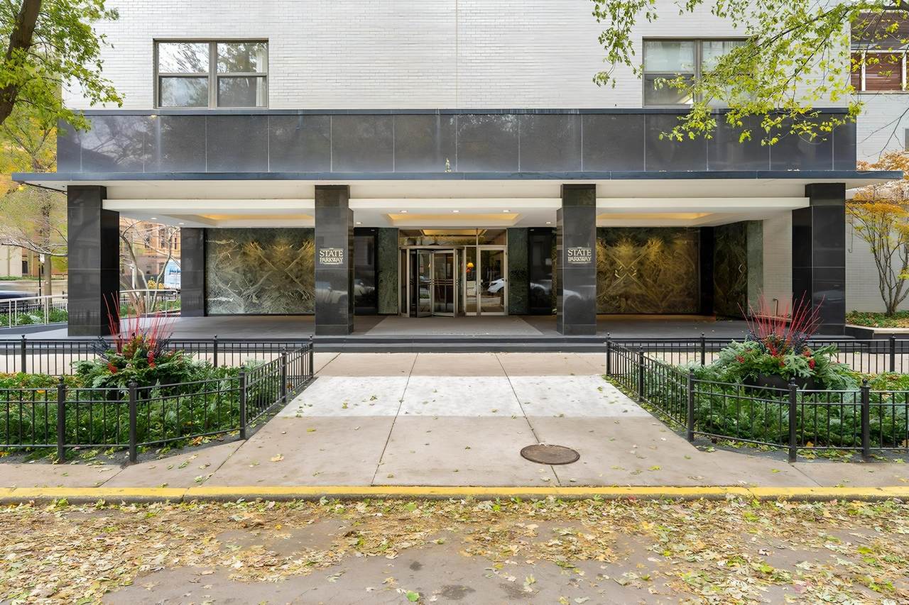 1445 State Parkway - Photo 1