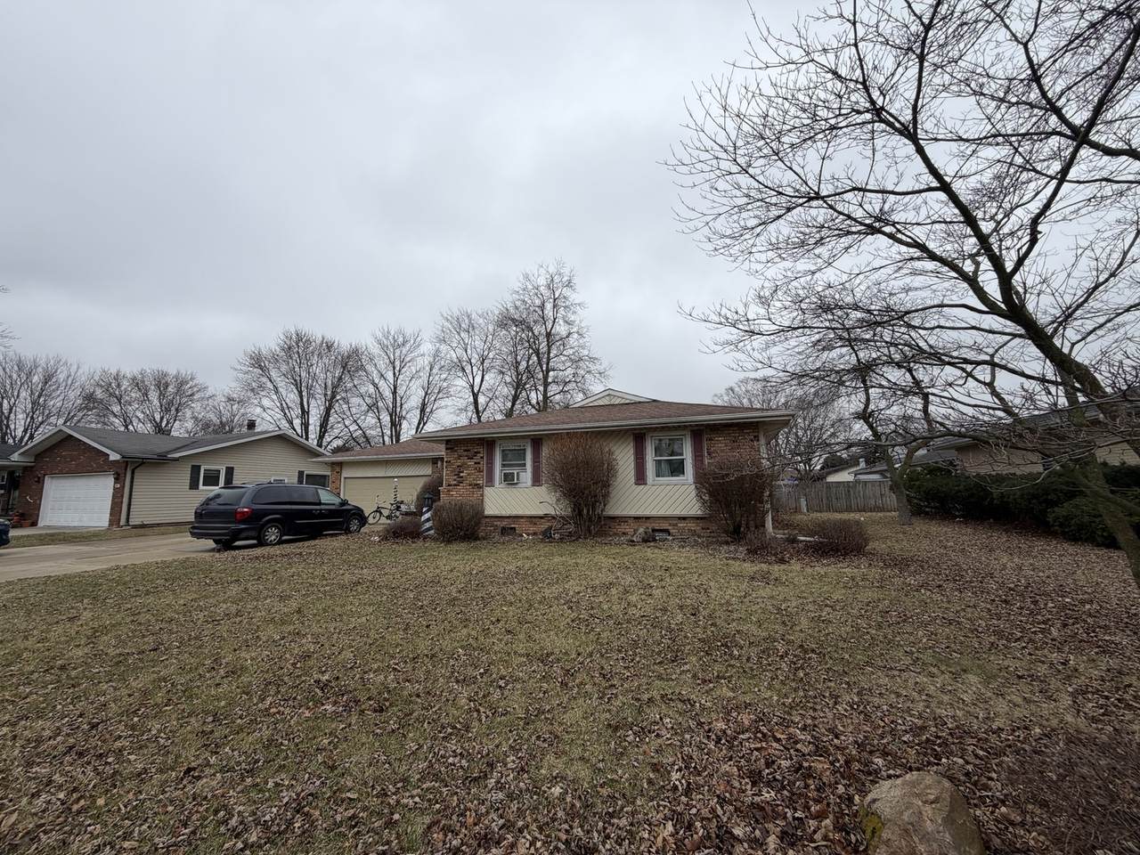 1014 Illinois Drive - Photo 1