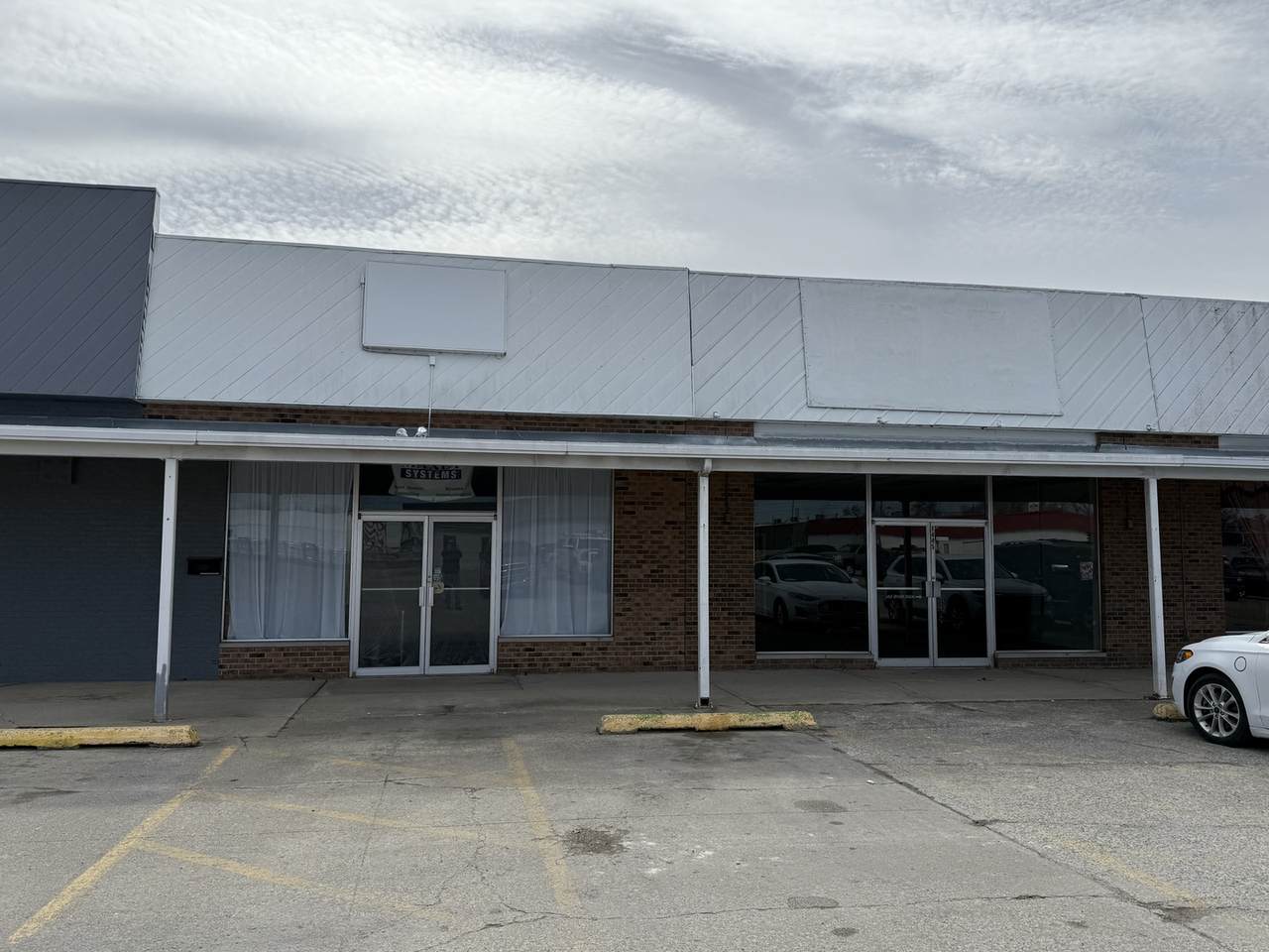 1443 & 1445 Whittaker Street - Photo 1