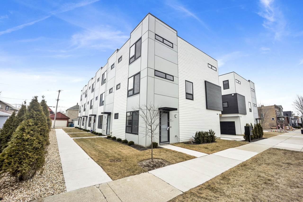 944 Beloit Avenue - Photo 1