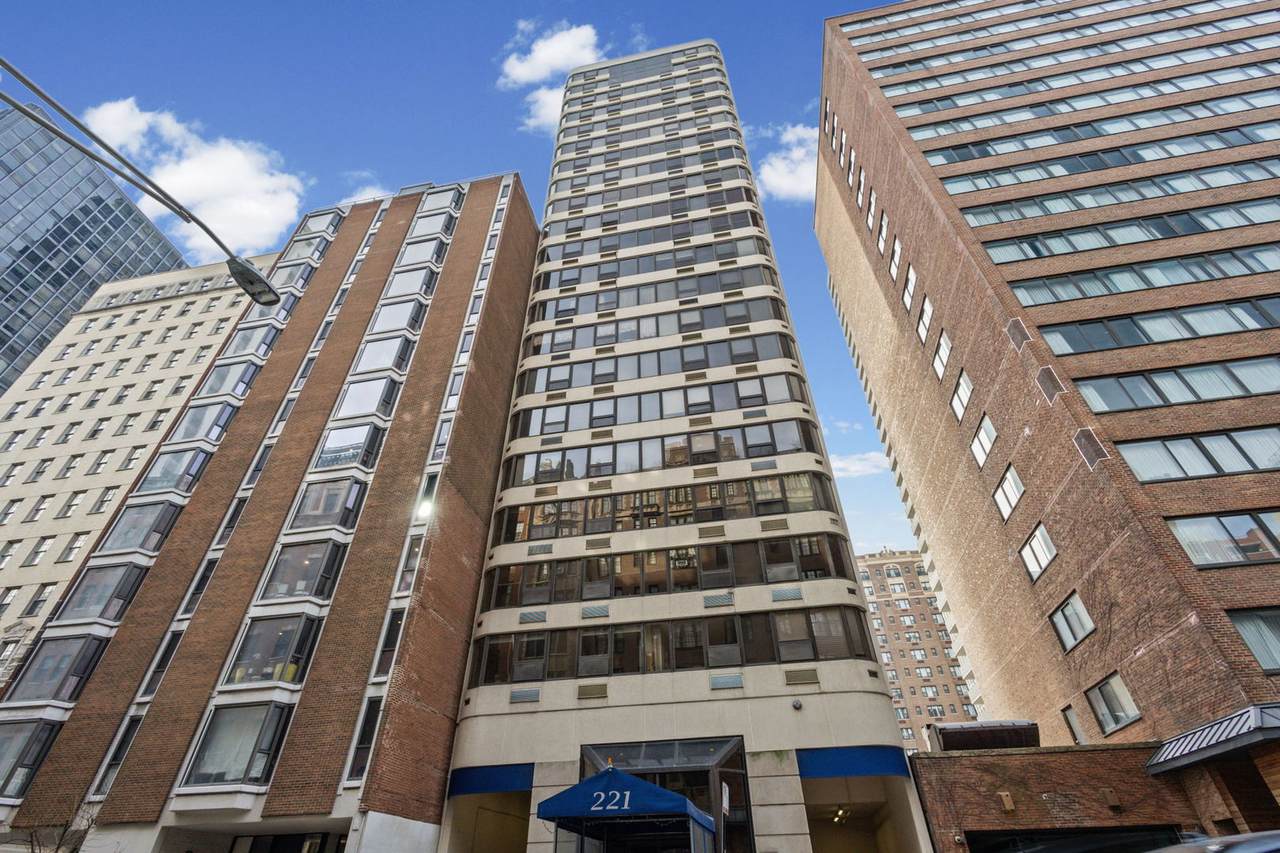 221 Walton Place - Photo 1