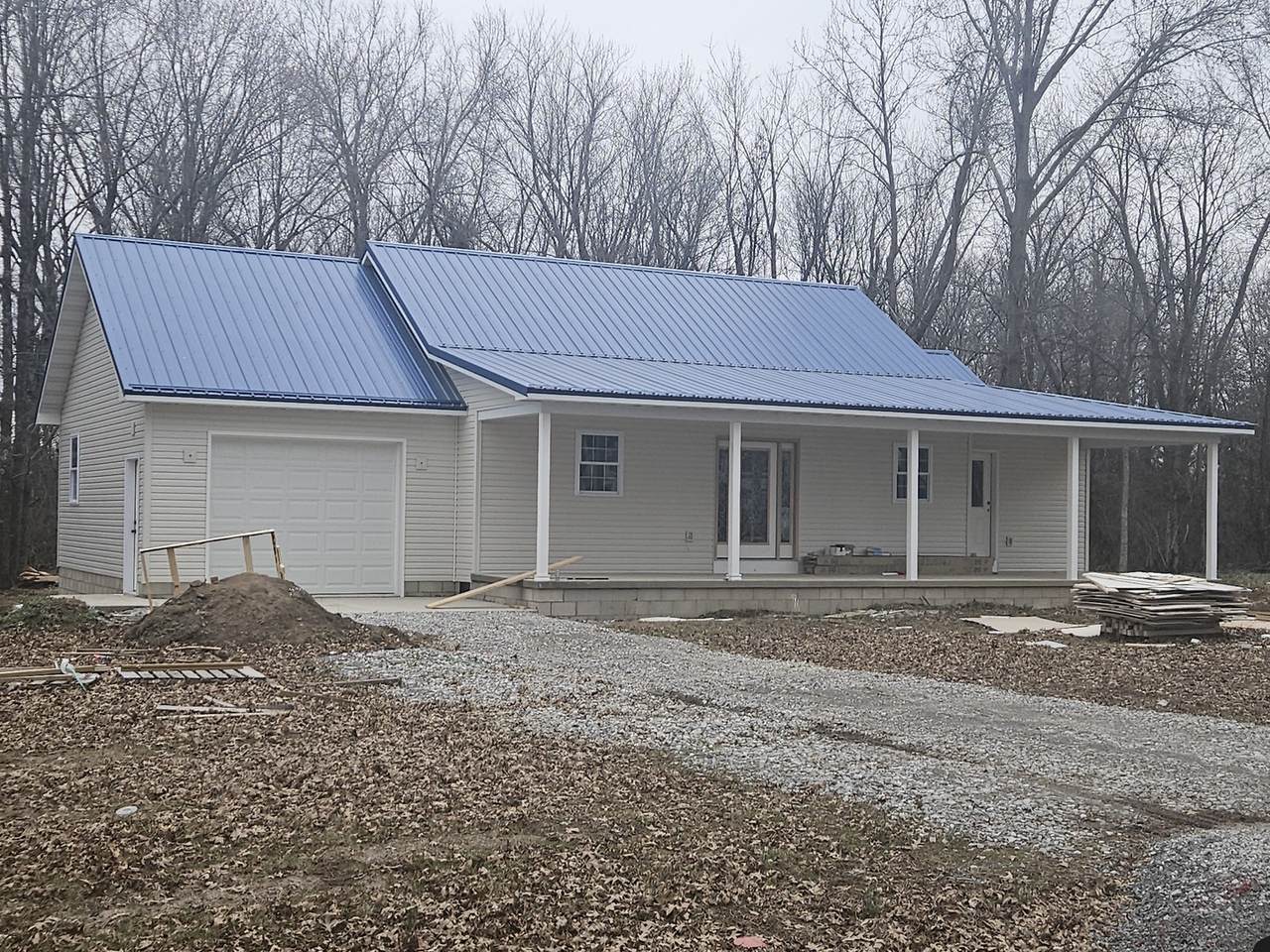 114 Evergreen Drive - Photo 1