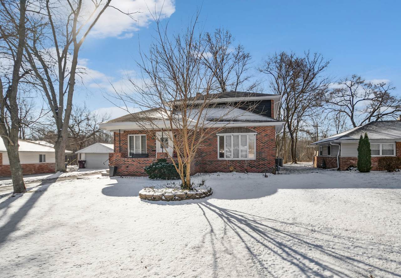 411 Suwanee Street - Photo 1