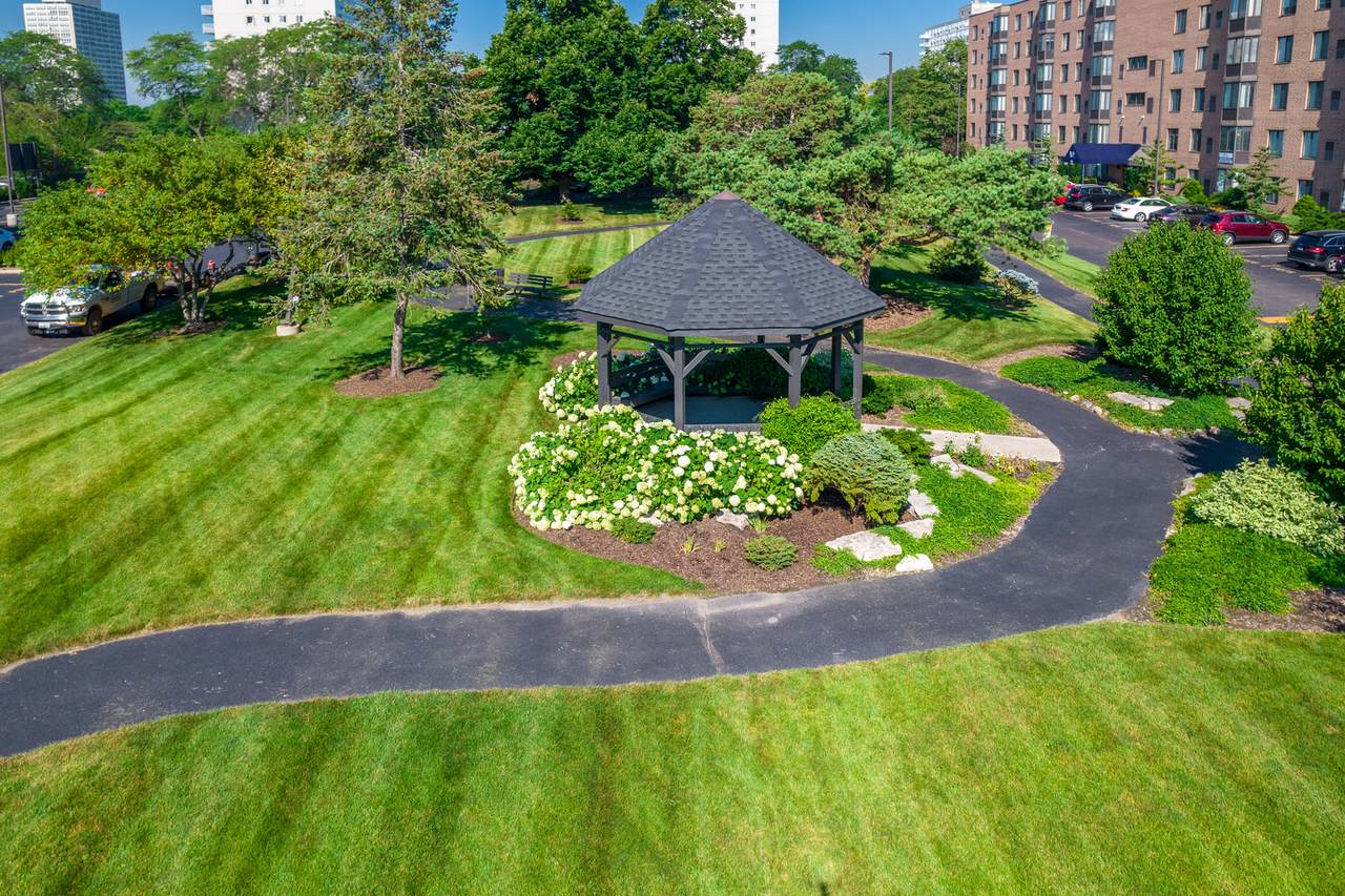 637 Woodland Park Avenue - Photo 1