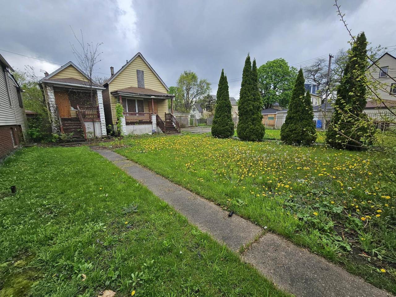 11920 Calumet Avenue - Photo 1