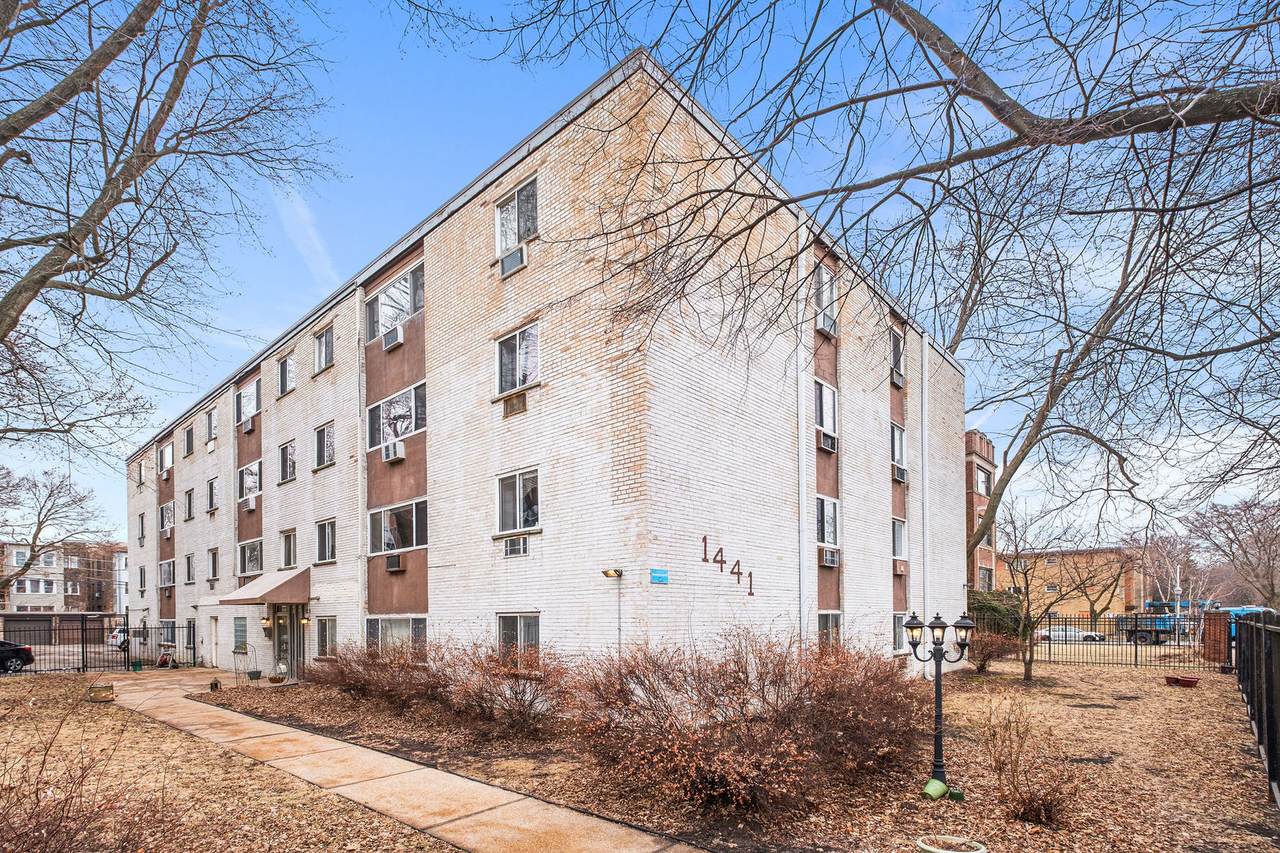1441 Farwell Avenue - Photo 1