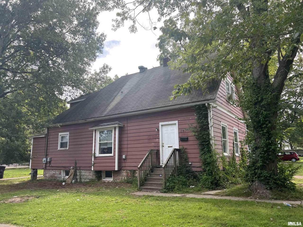 701 College Street - Photo 1