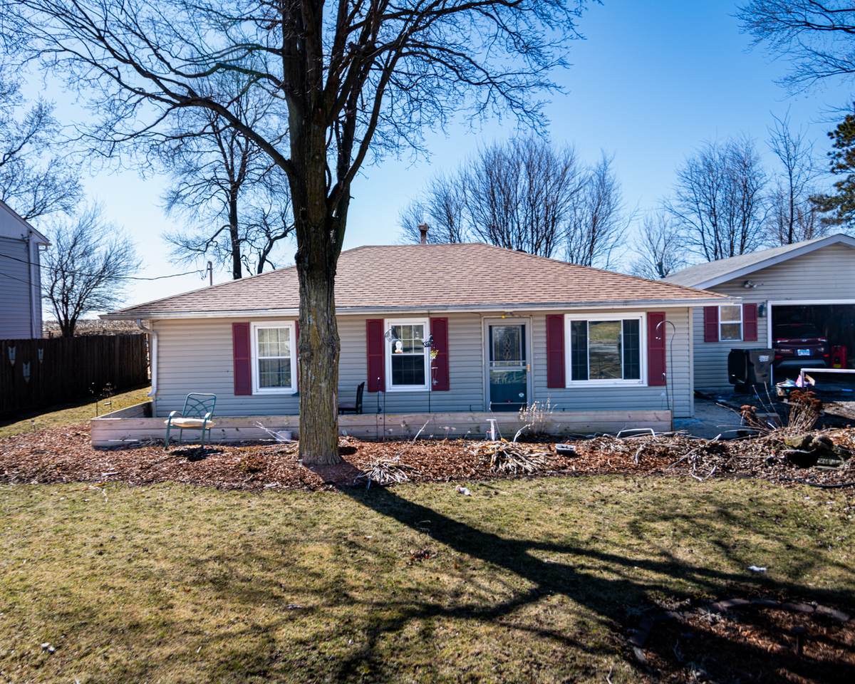 13610 137th Avenue - Photo 1