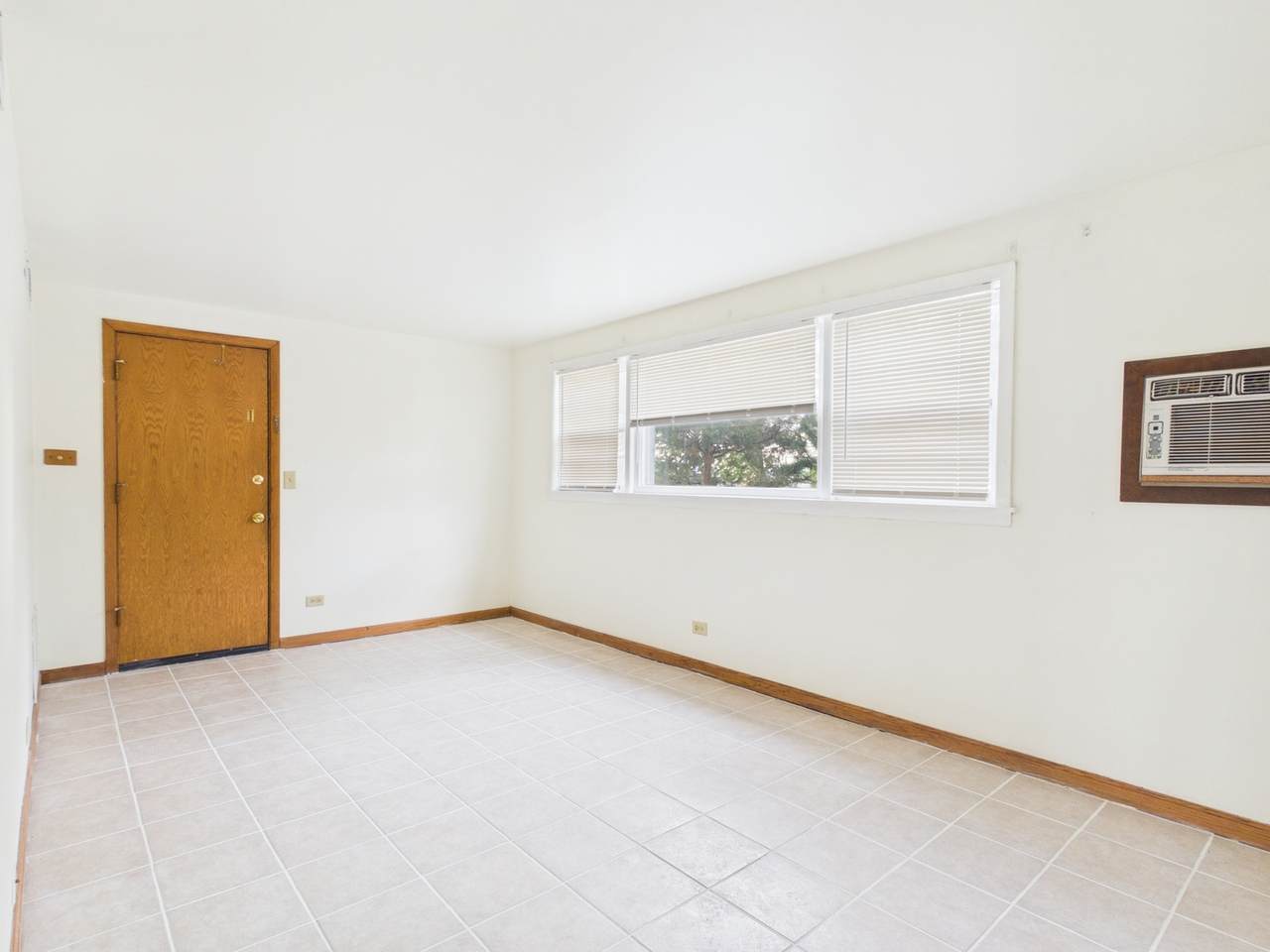 755 Dulles Road - Photo 1