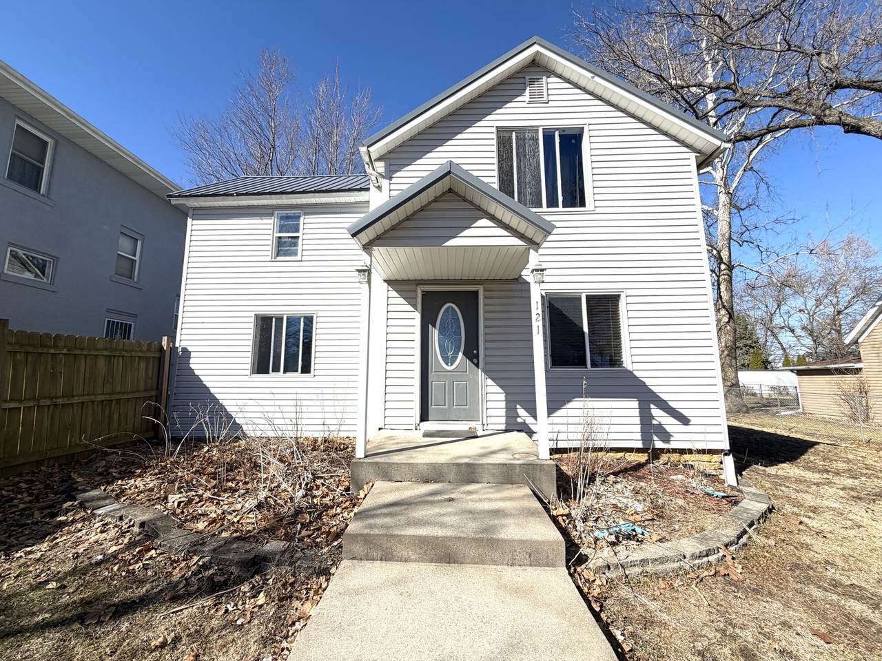 121 S Merrill Street - Photo 1