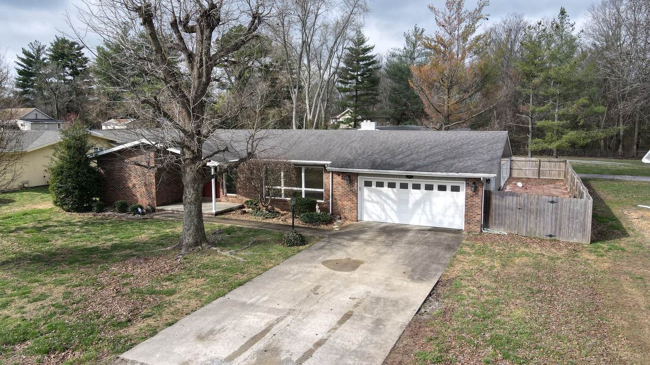 207 Illinois Avenue - Photo 1
