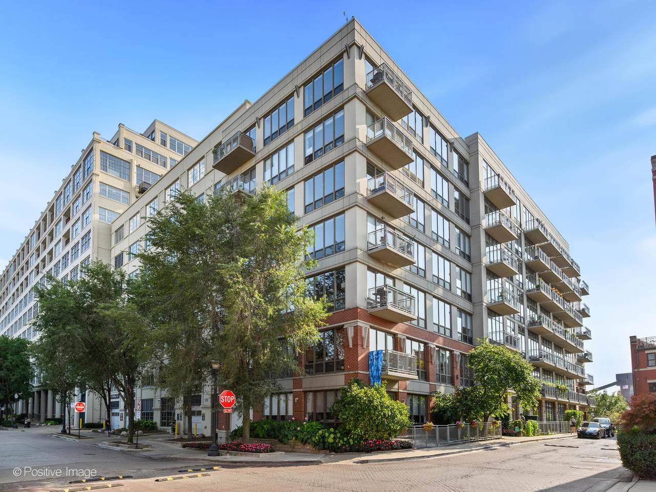 1000 Kingsbury Street - Photo 1