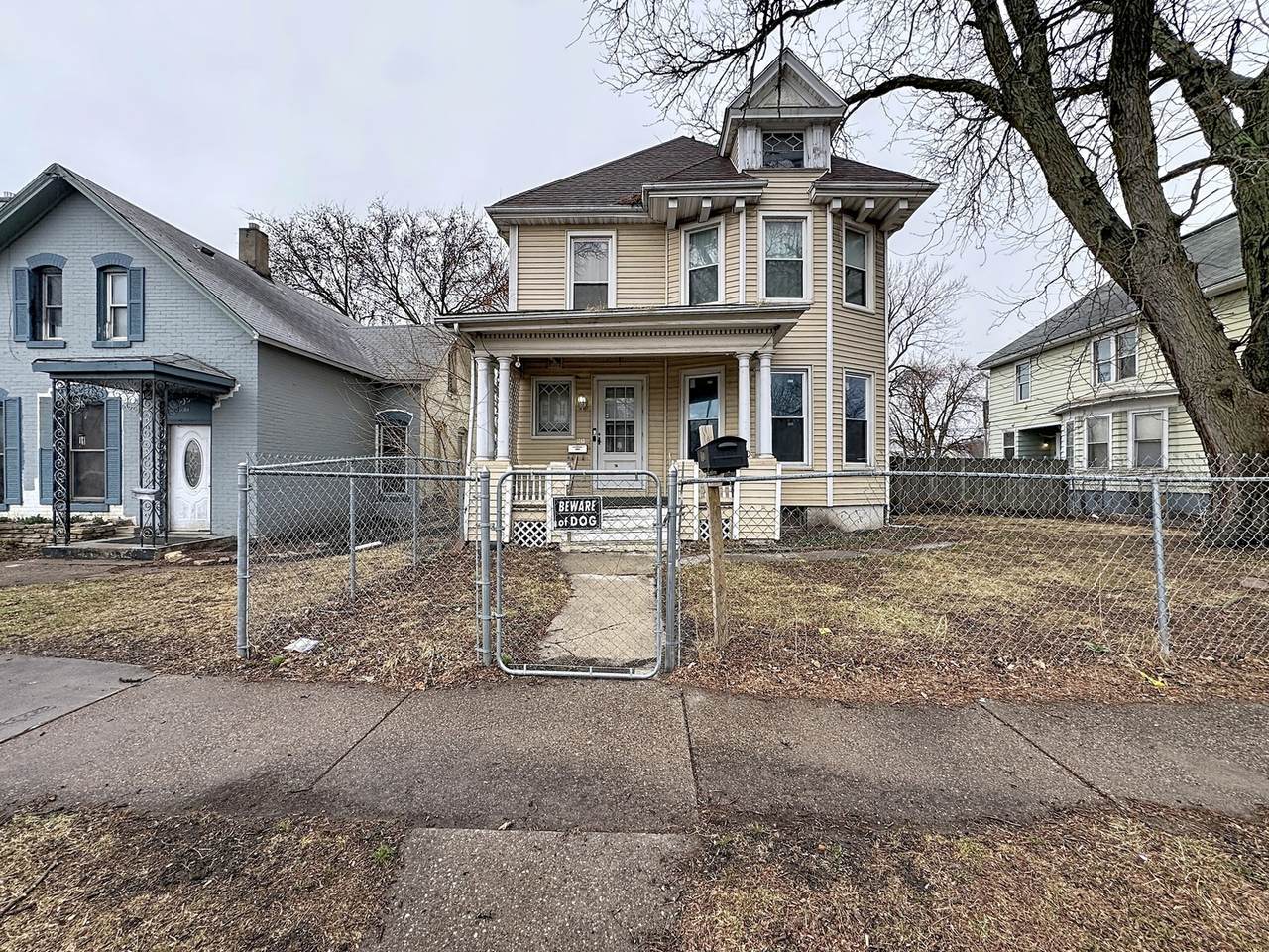 1640 3rd Street - Photo 1