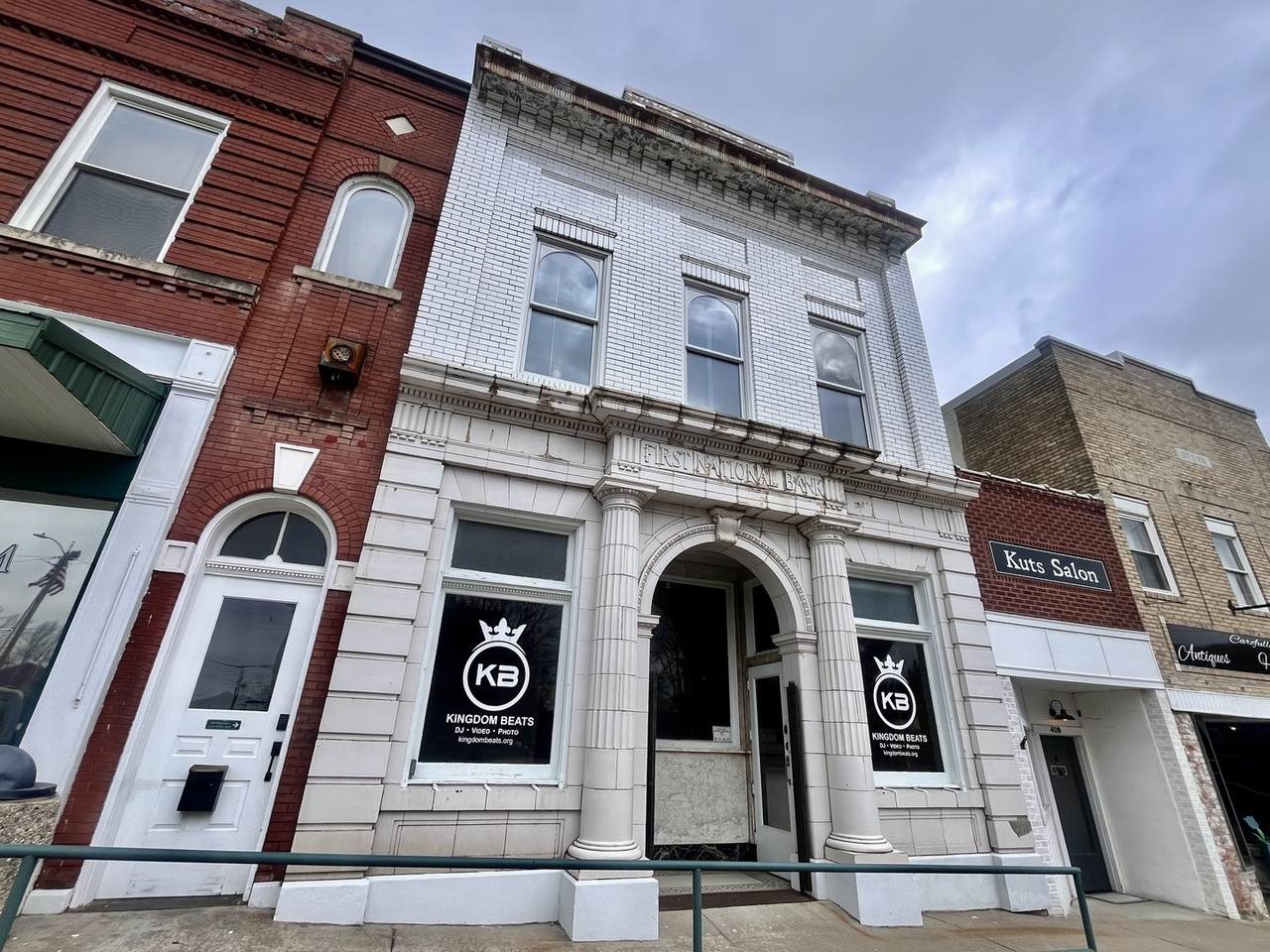 410 Court Street - Photo 1