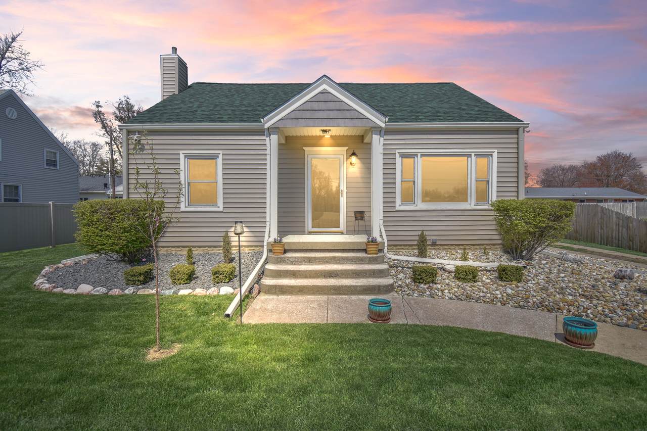 2110 Oakland Avenue - Photo 1